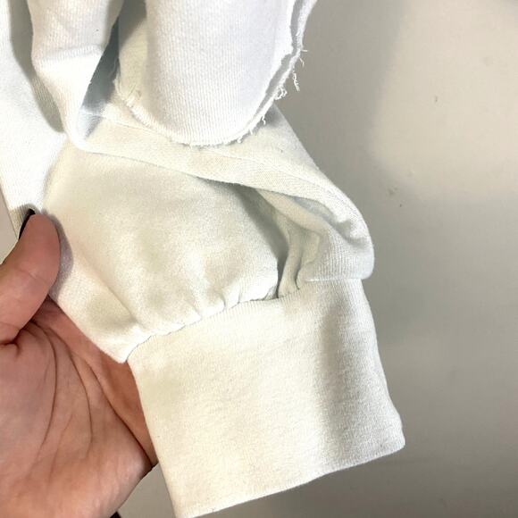 Levi's Graphic Cropped White Hoodie Sweatshirt Relaxed Fit Sz XL Poly-Cotton - Picture 6 of 14